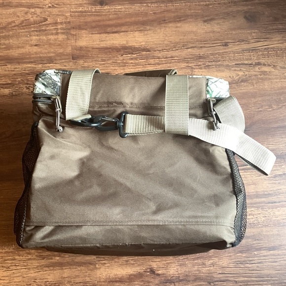 IGLOO Realtree 30 Cans Cooler Soft Side Square Bag Camouflage NWT - Picture 8 of 12